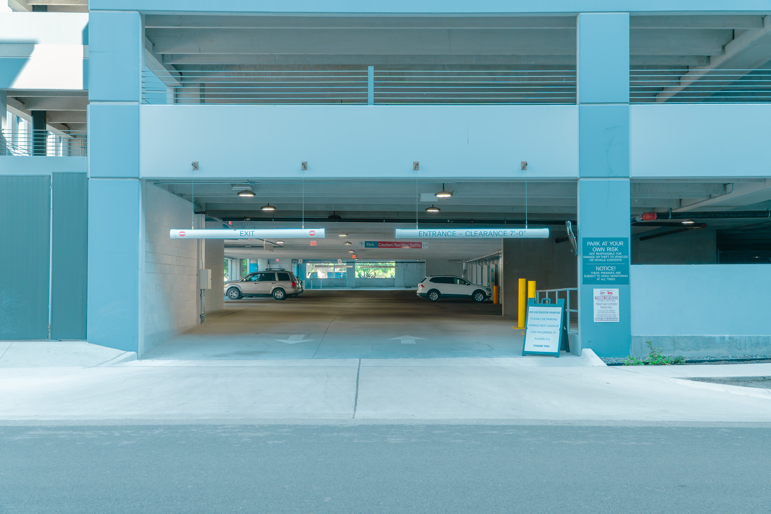 AIDM entrance driveway and parking lot entrance